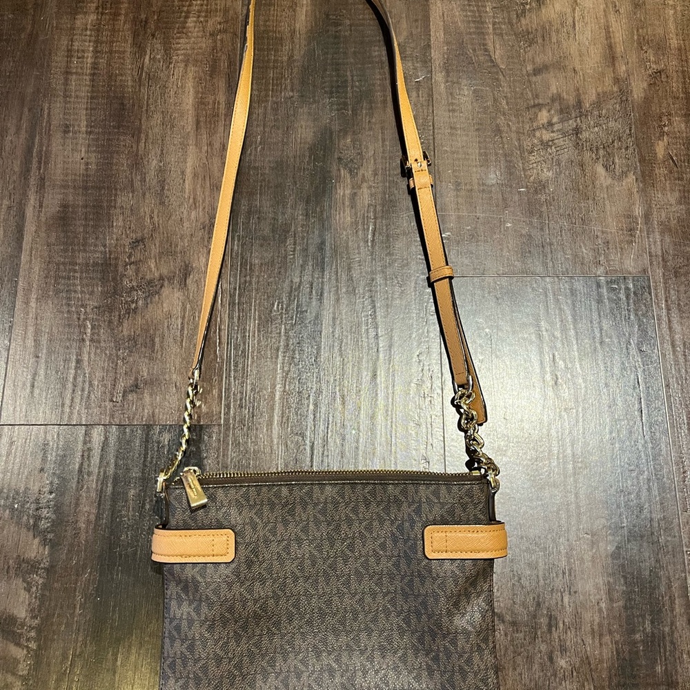 Michael Kors Karla Brown/Acorn/Gold Leather East West Crossbody - Picture 4 of 14